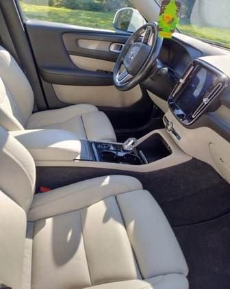 Volvo XC 40 cena 115700 przebieg: 71000, rok produkcji 2019 z Frampol małe 352